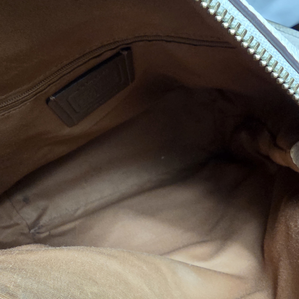 Coach Chalk Grey Shoulder Bag* Needs A Good Cleaning - Picture 9 of 13